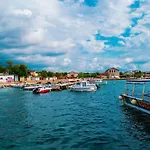 Marina *