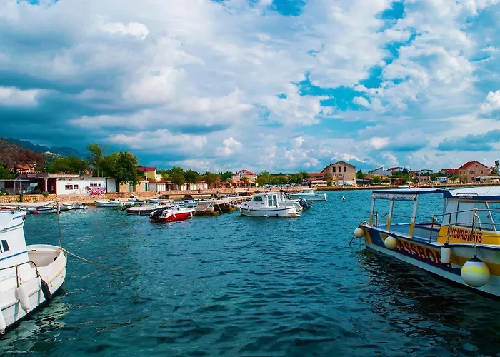 Marina *